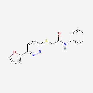 molecular formula C16H13N3O2S B2474927 2-[6-(呋喃-2-基)嘧啶-3-基]硫代基-N-苯基乙酰胺 CAS No. 872723-11-0