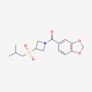 molecular formula C15H19NO5S B2475073 苯并[d][1,3]二氧杂环-5-基(3-(异丁基磺酰基)氮杂环丁-1-基)甲酮 CAS No. 1797145-34-6