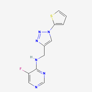 molecular formula C11H9FN6S B2475315 5-Fluoro-N-[(1-thiophen-2-yltriazol-4-yl)methyl]pyrimidin-4-amine CAS No. 2380187-13-1