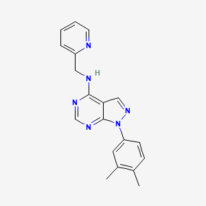 molecular formula C19H18N6 B2475324 1-(3,4-dimethylphenyl)-N-(pyridin-2-ylmethyl)-1H-pyrazolo[3,4-d]pyrimidin-4-amine CAS No. 872623-10-4