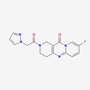 molecular formula C16H14FN5O2 B2475743 8-fluoro-3,4-dihidro-1H-dipirido[1,2-a:4',3'-d]pirimidin-11(2H)-ona, 2-(2-(1H-pirazolo-1-il)acetil)- CAS No. 2034267-94-0