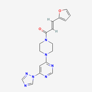(E)-1-(4-(6-(1H-1,2,4-triazol-1-yl)pyrimidin-4-yl)piperazin-1-yl)-3-(furan-2-yl)prop-2-en-1-one