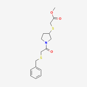molecular formula C16H21NO3S2 B2475877 2-((1-(2-(苄硫基)乙酰)吡咯烷-3-基)硫代)乙酸甲酯 CAS No. 2034517-54-7