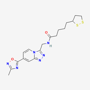 molecular formula C18H22N6O2S2 B2475927 5-(1,2-二硫杂环丙烷-3-基)-N-((7-(3-甲基-1,2,4-恶二唑-5-基)-[1,2,4]三唑并[4,3-a]吡啶-3-基)甲基)戊酰胺 CAS No. 2034598-45-1