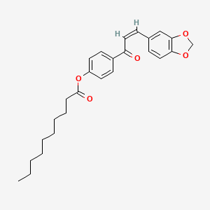 molecular formula C26H30O5 B2475938 4-[(2Z)-3-(2H-1,3-ベンゾジオキソール-5-イル)プロプ-2-エノイル]フェニルデカン酸 CAS No. 306730-20-1