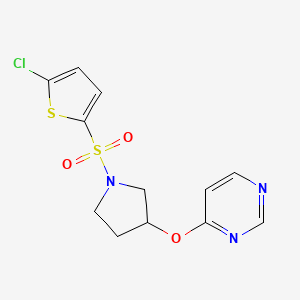 molecular formula C12H12ClN3O3S2 B2476400 4-((1-((5-Chlorthiophen-2-yl)sulfonyl)pyrrolidin-3-yl)oxy)pyrimidin CAS No. 2034572-48-8