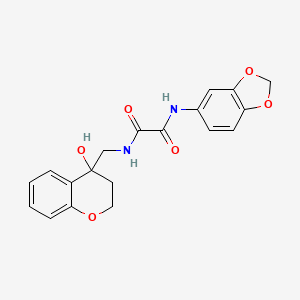 molecular formula C19H18N2O6 B2476708 N1-(苯并[d][1,3]二氧杂环-5-基)-N2-((4-羟基色满-4-基)甲基)草酰胺 CAS No. 1396680-68-4