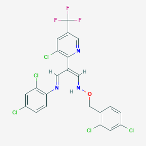 molecular formula C22H13Cl5F3N3O B2477221 2,4-dichloro-N-[(1Z,3E)-2-[3-chloro-5-(trifluoromethyl)pyridin-2-yl]-3-{[(2,4-dichlorophenyl)methoxy]imino}prop-1-en-1-yl]aniline CAS No. 320420-49-3