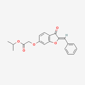 molecular formula C20H18O5 B2477332 (Z)-isopropyl 2-((2-benzylidene-3-oxo-2,3-dihydrobenzofuran-6-yl)oxy)acetate CAS No. 858766-20-8