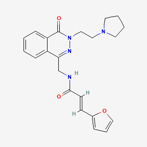 molecular formula C22H24N4O3 B2479000 (E)-3-(呋喃-2-基)-N-((4-氧代-3-(2-(吡咯烷-1-基)乙基)-3,4-二氢酞嗪-1-基)甲基)丙烯酰胺 CAS No. 1428381-88-7