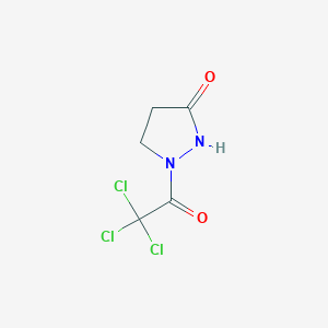 molecular formula C5H5Cl3N2O2 B2479607 1-(2,2,2-trichloroacetyl)tetrahydro-3H-pyrazol-3-one CAS No. 303994-71-0