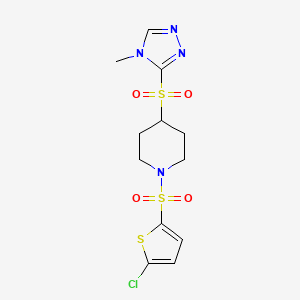 molecular formula C12H15ClN4O4S3 B2479635 1-((5-chlorothiophen-2-yl)sulfonyl)-4-((4-methyl-4H-1,2,4-triazol-3-yl)sulfonyl)piperidine CAS No. 1448073-07-1