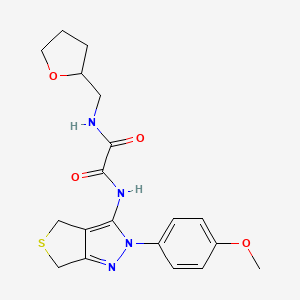 molecular formula C19H22N4O4S B2479707 N1-(2-(4-methoxyphenyl)-4,6-dihydro-2H-thieno[3,4-c]pyrazol-3-yl)-N2-((tetrahydrofuran-2-yl)methyl)oxalamide CAS No. 899741-62-9