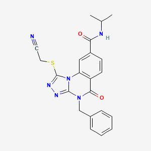 molecular formula C22H20N6O2S B2479756 4-benzyl-1-[(cyanomethyl)thio]-N-isopropyl-5-oxo-4,5-dihydro[1,2,4]triazolo[4,3-a]quinazoline-8-carboxamide CAS No. 1105220-85-6