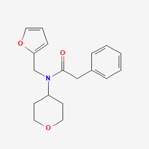 molecular formula C18H21NO3 B2480112 N-(furan-2-ylmethyl)-2-phenyl-N-(tetrahydro-2H-pyran-4-yl)acetamide CAS No. 1448044-50-5