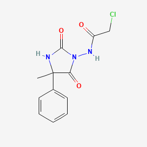 molecular formula C12H12ClN3O3 B2481139 2-クロロ-N-(4-メチル-2,5-ジオキソ-4-フェニルイミダゾリジン-1-イル)アセトアミド CAS No. 956796-12-6