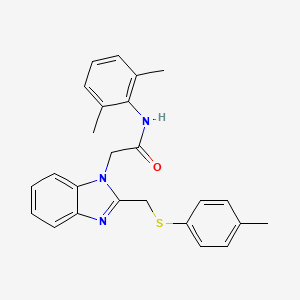 molecular formula C25H25N3OS B2481671 N-(2,6-Dimethylphenyl)-2-(2-(((4-methylphenyl)sulfanyl)methyl)-1H-1,3-benzimidazol-1-yl)acetamide CAS No. 339100-16-2