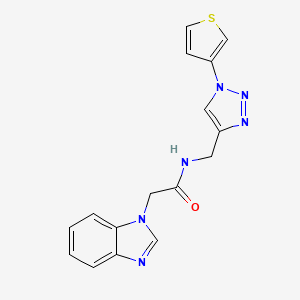 molecular formula C16H14N6OS B2482964 2-(1H-benzo[d]imidazol-1-yl)-N-((1-(thiophen-3-yl)-1H-1,2,3-triazol-4-yl)methyl)acetamide CAS No. 2034312-42-8