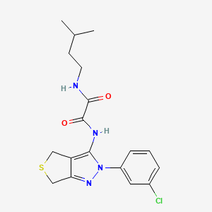 molecular formula C18H21ClN4O2S B2482991 N'-[2-(3-氯苯基)-4,6-二氢噻吩[3,4-c]吡唑-3-基]-N-(3-甲基丁基)氧酰胺 CAS No. 899970-20-8