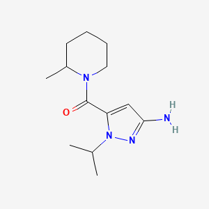 molecular formula C13H22N4O B2483015 1-Isopropyl-5-[(2-methylpiperidin-1-yl)carbonyl]-1H-pyrazol-3-amine CAS No. 2101197-37-7