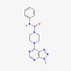 molecular formula C16H18N8O B2483070 N-(fenil)piperazin-1-carboxamida, 4-(3-metil-3H-[1,2,3]triazolo[4,5-d]pirimidin-7-il)- CAS No. 1070862-23-5