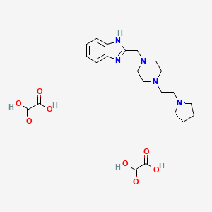 molecular formula C22H31N5O8 B2483110 Dioxalato de 2-((4-(2-(pirrolidin-1-il)etil)piperazin-1-il)metil)-1H-benzo[d]imidazol CAS No. 1351647-71-6