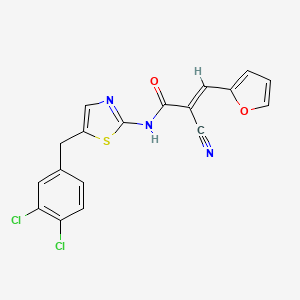 molecular formula C18H11Cl2N3O2S B2484498 (E)-2-氰-N-(5-(3,4-二氯苯甲基)噻唑-2-基)-3-(呋喃-2-基)丙烯酰胺 CAS No. 501109-34-8
