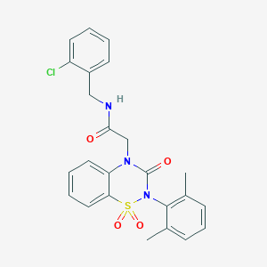 molecular formula C24H22ClN3O4S B2485707 N-(2-chlorobenzyl)-2-(2-(2,6-dimethylphenyl)-1,1-dioxido-3-oxo-2H-benzo[e][1,2,4]thiadiazin-4(3H)-yl)acetamide CAS No. 941950-63-6