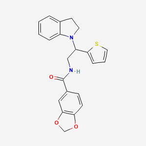molecular formula C22H20N2O3S B2487481 N-(2-(indolin-1-yl)-2-(thiophen-2-yl)ethyl)benzo[d][1,3]dioxole-5-carboxamide CAS No. 898407-34-6