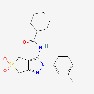 molecular formula C20H25N3O3S B2487994 N-[2-(3,4-dimethylphenyl)-5,5-dioxo-4,6-dihydrothieno[3,4-c]pyrazol-3-yl]cyclohexanecarboxamide CAS No. 681267-22-1