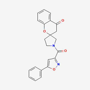 molecular formula C22H18N2O4 B2488458 1'-(5-Phenylisoxazole-3-carbonyl)spiro[chroman-2,3'-pyrrolidin]-4-one CAS No. 1448048-13-2