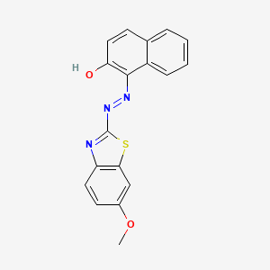 molecular formula C18H13N3O2S B2488528 (E)-1-(2-(6-methoxybenzo[d]thiazol-2-yl)hydrazono)naphthalen-2(1H)-one CAS No. 301675-33-2