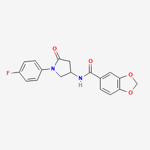 molecular formula C18H15FN2O4 B2488716 N-(1-(4-fluorophenyl)-5-oxopyrrolidin-3-yl)benzo[d][1,3]dioxole-5-carboxamide CAS No. 905662-90-0
