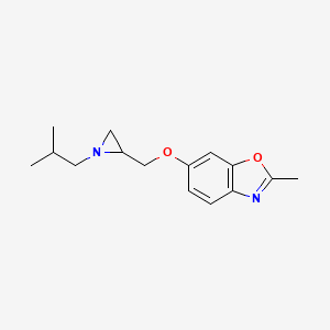 molecular formula C15H20N2O2 B2490274 2-Methyl-6-[[1-(2-methylpropyl)aziridin-2-yl]methoxy]-1,3-benzoxazole CAS No. 2411264-94-1