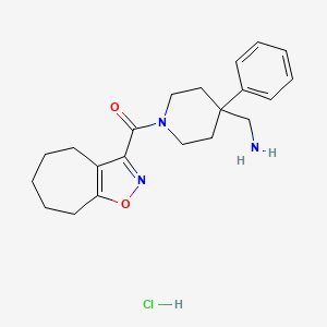 molecular formula C21H28ClN3O2 B2490817 [4-(氨甲基)-4-苯基哌啶-1-基]-(5,6,7,8-四氢-4H-环庚[d][1,2]噁唑-3-基)甲酮；盐酸盐 CAS No. 2418642-16-5