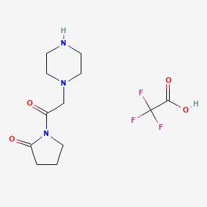 molecular formula C12H18F3N3O4 B2490988 1-(2-(哌嗪-1-基)乙酰)吡咯烷-2-酮；三氟乙酸 CAS No. 1354953-64-2