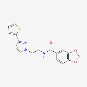 molecular formula C17H15N3O3S B2491118 N-(2-(3-(thiophen-2-yl)-1H-pyrazol-1-yl)ethyl)benzo[d][1,3]dioxole-5-carboxamide CAS No. 1448060-65-8