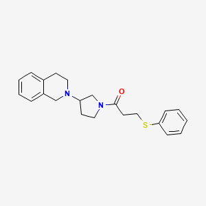 molecular formula C22H26N2OS B2491298 1-(3-(3,4-dihydroisoquinolin-2(1H)-yl)pyrrolidin-1-yl)-3-(phenylthio)propan-1-one CAS No. 2034308-03-5