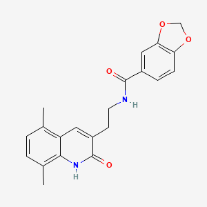 molecular formula C21H20N2O4 B2491703 N-(2-(5,8-dimethyl-2-oxo-1,2-dihydroquinolin-3-yl)ethyl)benzo[d][1,3]dioxole-5-carboxamide CAS No. 851407-05-1