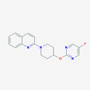 molecular formula C18H17FN4O B2492110 2-[4-(5-Fluoropyrimidin-2-yl)oxypiperidin-1-yl]quinoline CAS No. 2380144-98-7