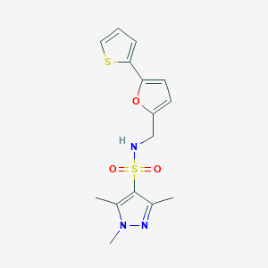molecular formula C15H17N3O3S2 B2492144 1,3,5-trimethyl-N-((5-(thiophen-2-yl)furan-2-yl)methyl)-1H-pyrazole-4-sulfonamide CAS No. 2097864-35-0