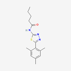 molecular formula C16H21N3OS B2492983 N-[5-(2,4,6-三甲基苯基)-1,3,4-噻二唑-2-基]戊酰胺 CAS No. 391226-01-0