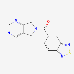 molecular formula C13H9N5OS B2493010 benzo[c][1,2,5]thiadiazol-5-yl(5H-pyrrolo[3,4-d]pyrimidin-6(7H)-yl)methanone CAS No. 1448035-05-9