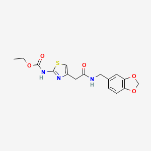 molecular formula C16H17N3O5S B2493118 Ethyl (4-(2-((benzo[d][1,3]dioxol-5-ylmethyl)amino)-2-oxoethyl)thiazol-2-yl)carbamate CAS No. 953226-37-4