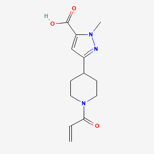 molecular formula C13H17N3O3 B2493224 2-Methyl-5-(1-prop-2-enoylpiperidin-4-yl)pyrazole-3-carboxylic acid CAS No. 2249320-66-7