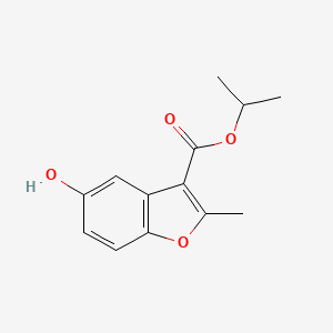 molecular formula C13H14O4 B2493289 Propan-2-yl 5-hydroxy-2-methyl-1-benzofuran-3-carboxylate CAS No. 300556-61-0