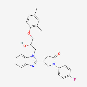 molecular formula C28H28FN3O3 B2493291 4-{1-[3-(2,4-二甲基苯氧基)-2-羟基丙基]-1H-苯并咪唑-2-基}-1-(4-氟苯基)吡咯烷-2-酮 CAS No. 1018162-97-4