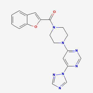 molecular formula C19H17N7O2 B2493602 (4-(6-(1H-1,2,4-triazol-1-yl)pyrimidin-4-yl)piperazin-1-yl)(benzofuran-2-yl)methanone CAS No. 1788557-49-2