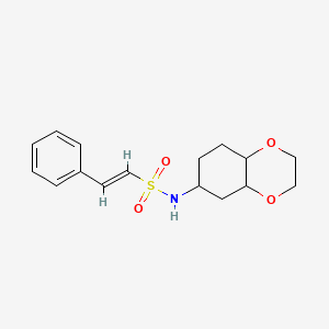 molecular formula C16H21NO4S B2494474 (E)-N-(octahydrobenzo[b][1,4]dioxin-6-yl)-2-phenylethenesulfonamide CAS No. 1904604-03-0