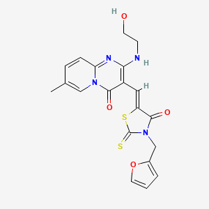 molecular formula C20H18N4O4S2 B2494618 (Z)-3-(呋喃-2-基甲基)-5-((2-((2-羟乙基)氨基)-7-甲基-4-氧代-4H-吡啶[1,2-a]嘧啶-3-基)甲亚)-2-噻唑硫代二酮-4-酮 CAS No. 488810-77-1